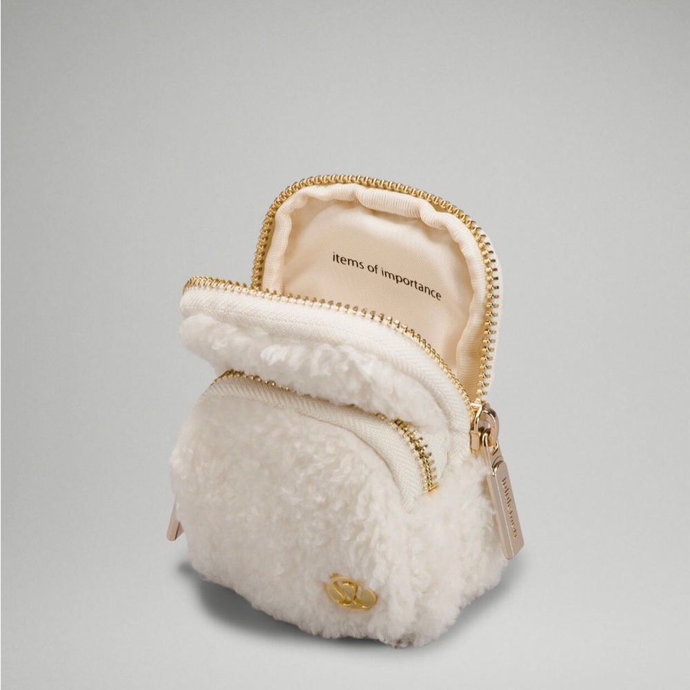 Lululemon Nano Clip-On Backpack Fleece,Color-Light Ivory/Gold,Unisex,NWT🍋 - Picture 2 of 8